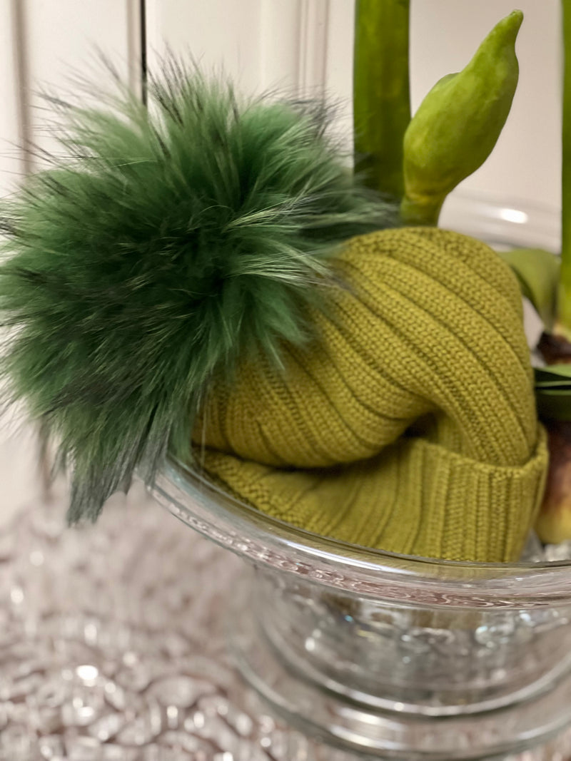 Cappello con pompon KAKHI | 100% CASHMERE