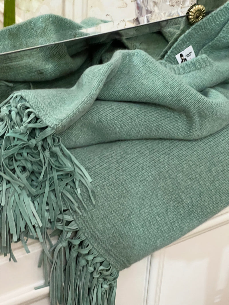 PONCHO CON FRANGE VERDE | 100% CASHMERE PRE ORDINE