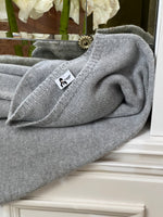 PONCHO CON FRANGE GRIGIO PERLA MEDIO | 100% CASHMERE