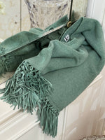 PONCHO CON FRANGE VERDE | 100% CASHMERE PRE ORDINE