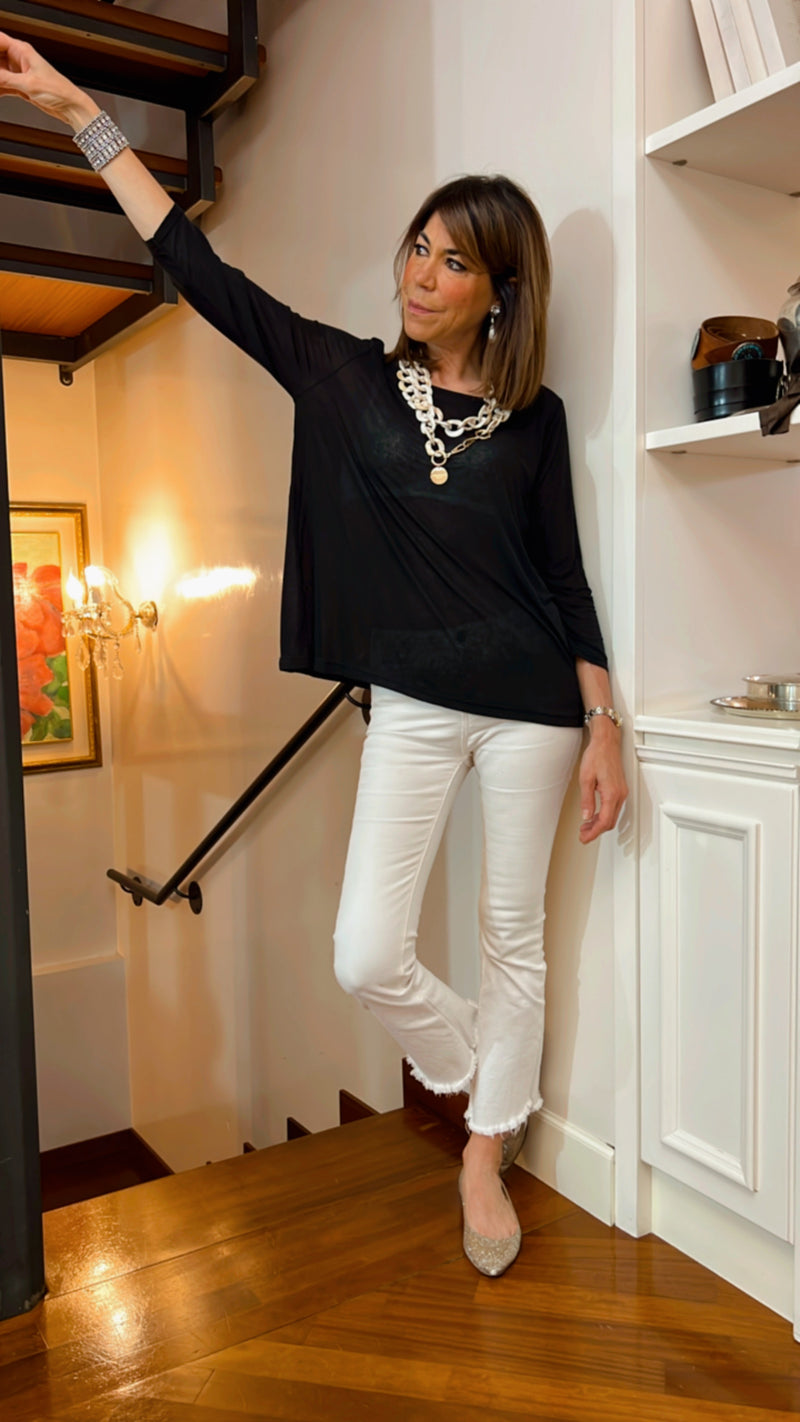 LA T-SHIRT "A SHAPE" NERO  🖤 LA BASE PERFETTA