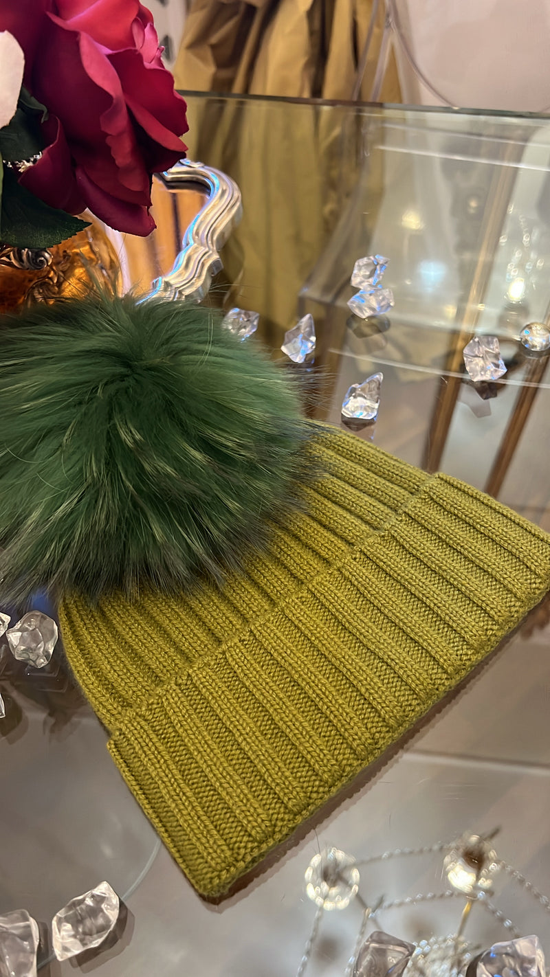 Cappello con pompon KAKHI | 100% CASHMERE