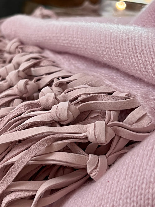 Maxi triangolo ROSA TENUE STUPENDO con frange scamosciate