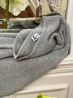 PONCHO CON FRANGE GRIGIO PERLA MEDIO | 100% CASHMERE