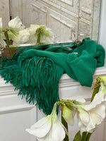 PONCHO CON FRANGE SCAMOSCIATE VERDE PRATO 100% CASHMERE