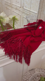 PONCHO CON FRANGE SCAMOSCIATE ROSSO| 100% CASHMERE