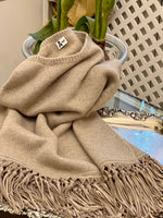 PONCHO CON FRANGE SABBIA | 100% CASHMERE